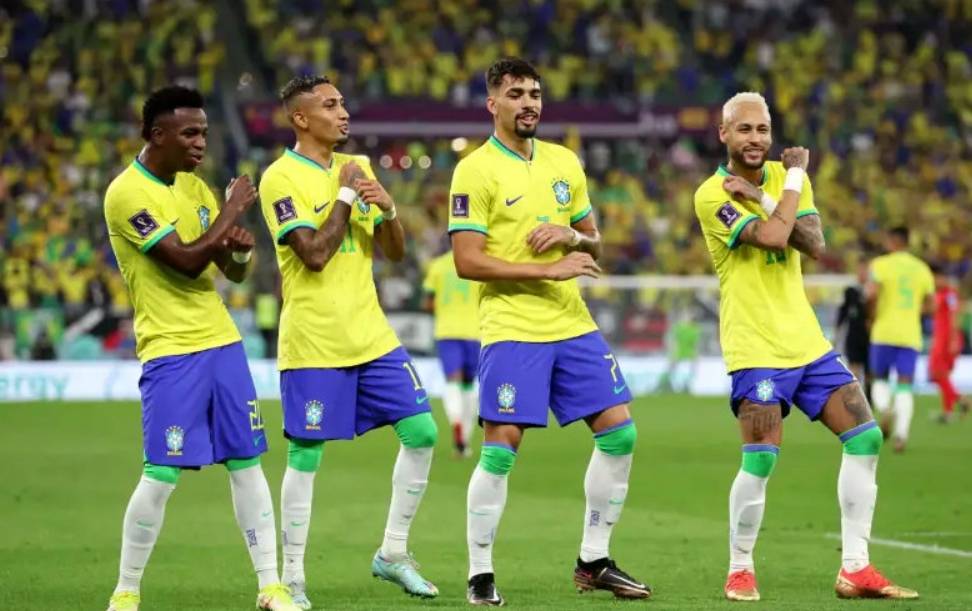 开云首页体验-包含赛后巴西国家队备战足总杯，防线松动细节流出，细节曝光，数据层面出现新趋势的词条